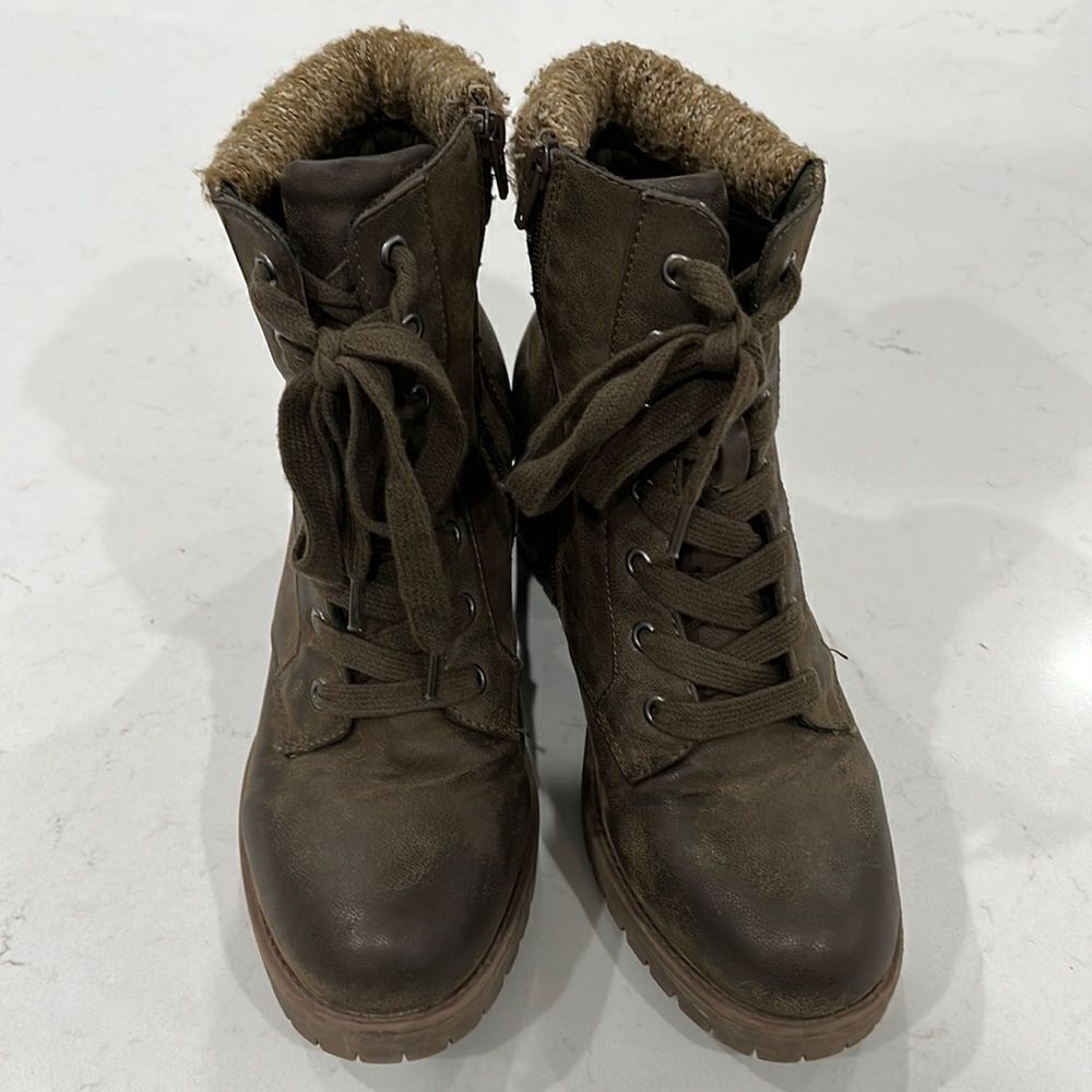 Universal Threads Combat Boot Womens 8.5 Lace Up Chunky Block Heels Casual Brown